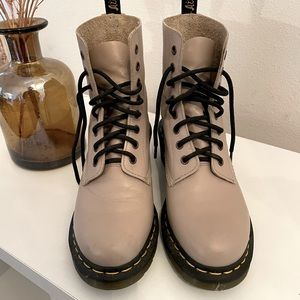 Dr. Martens CLEMENCY - Taupe UK 6 US 8